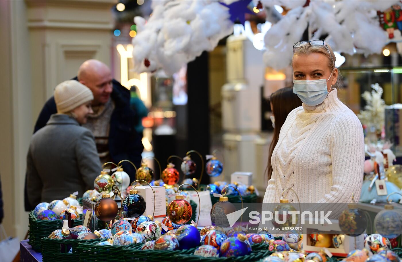 Russia New Year Preparations