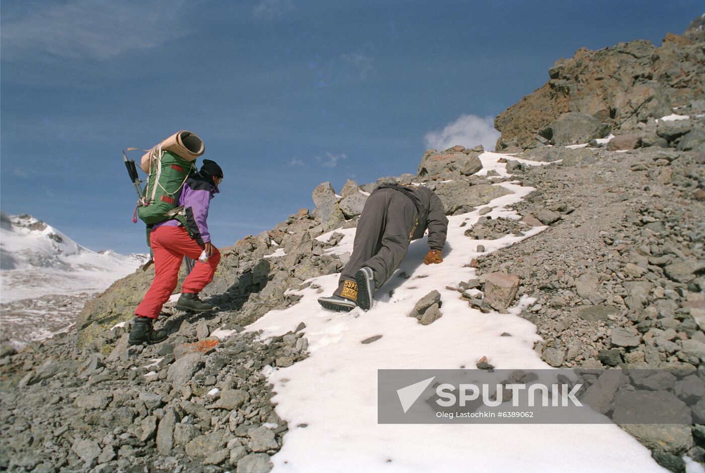 Climbing Mount Kazbek to honor 50th anniversary of the UN