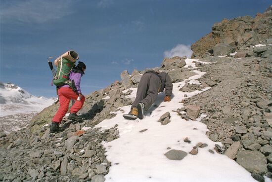 Climbing Mount Kazbek to honor 50th anniversary of the UN
