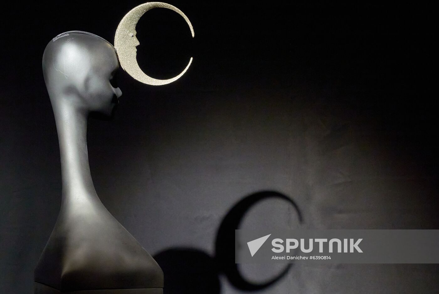 Russia Fashion Treacy Exhibition