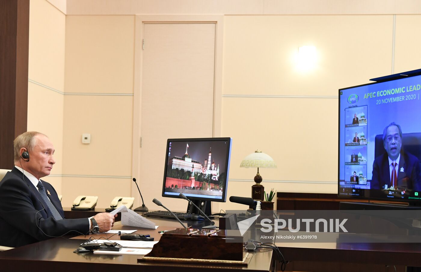 Russia Putin APEC