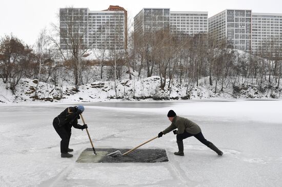 Russia Winter Swimming