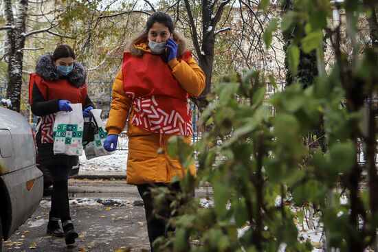 Russia Coronavirus Volunteers