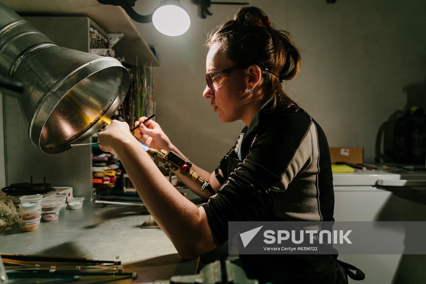Russia Glass Workshop