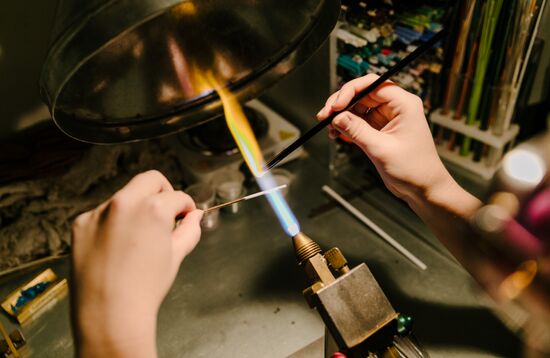 Russia Glass Workshop