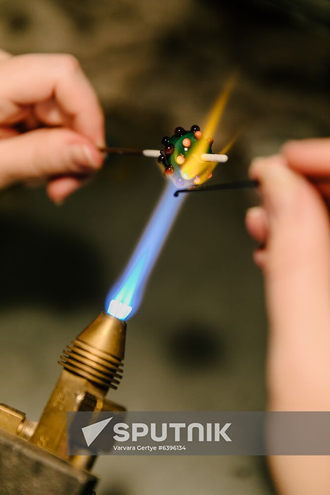 Russia Glass Workshop