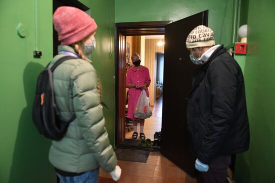 Russia Coronavirus Volunteers