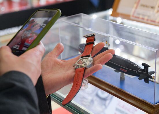 Russia Watch Factory