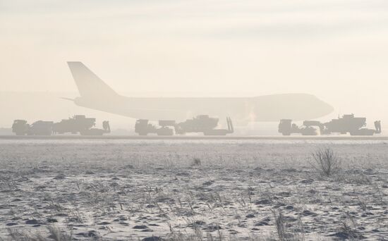 Russia An-124 Emergency Landing