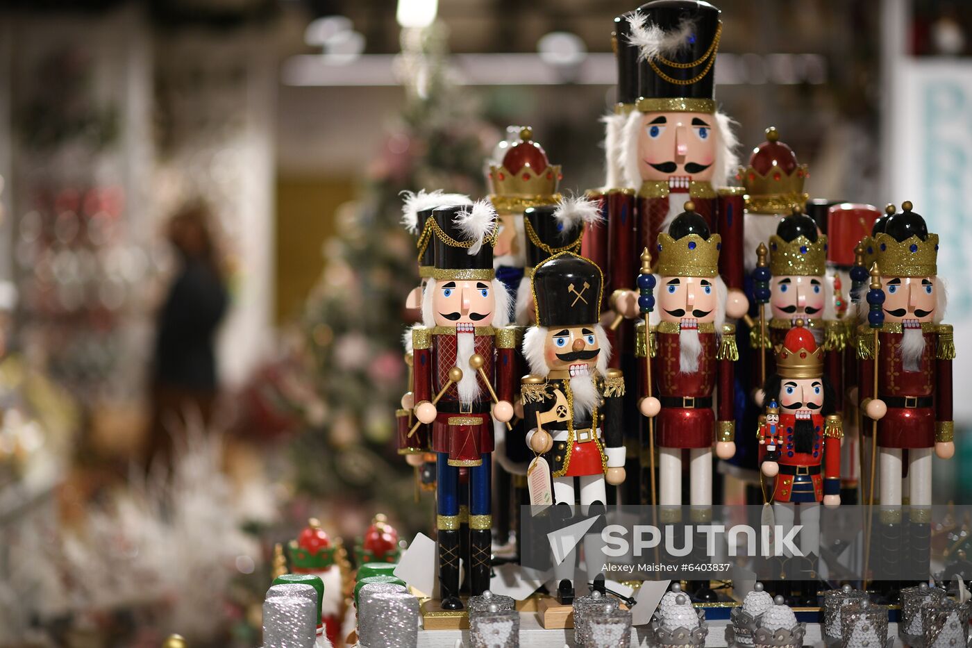 Russia New Year Preparations