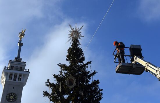 Russia New Year Preparations