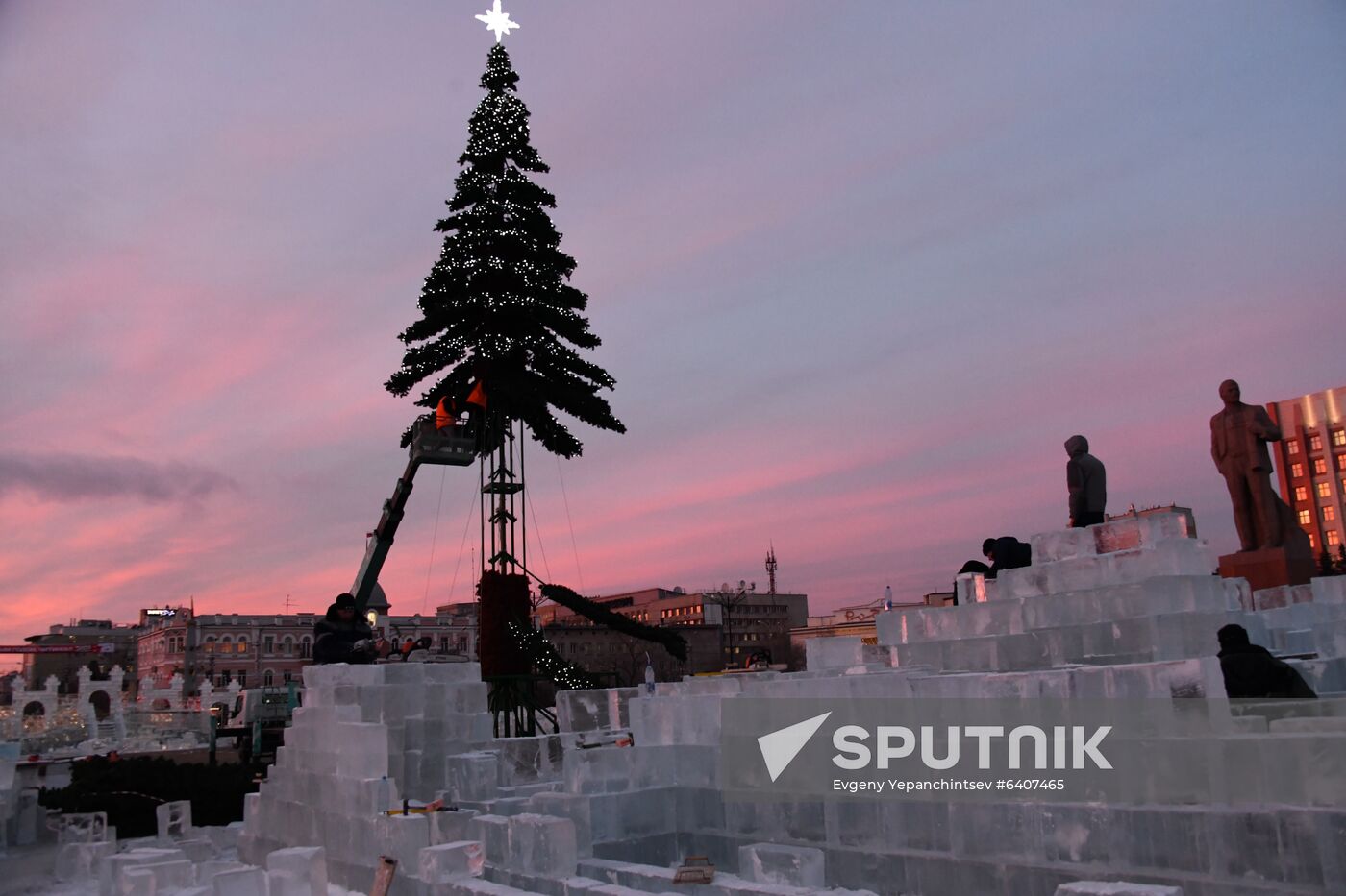 Russia New Year Preparations