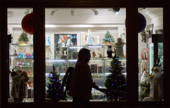 Russia New Year Preparations