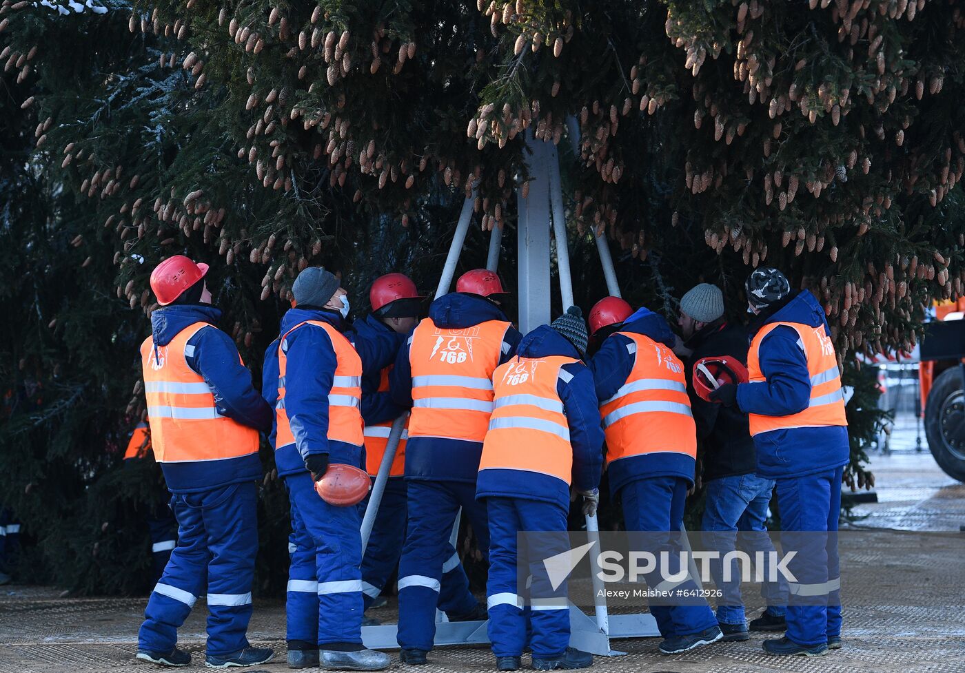 Russia New Year Preparations