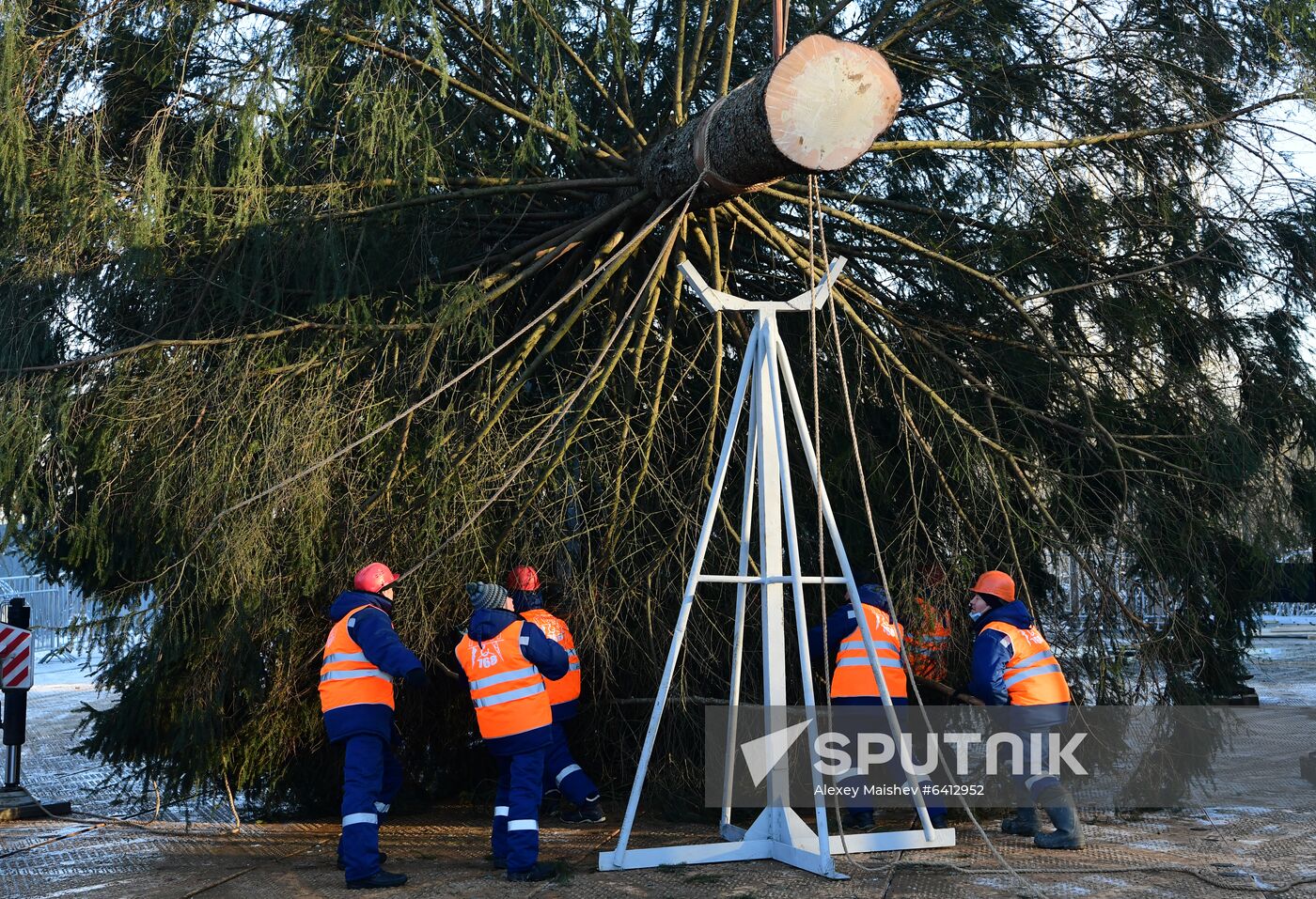 Russia New Year Preparations