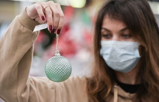Russia New Year Preparations