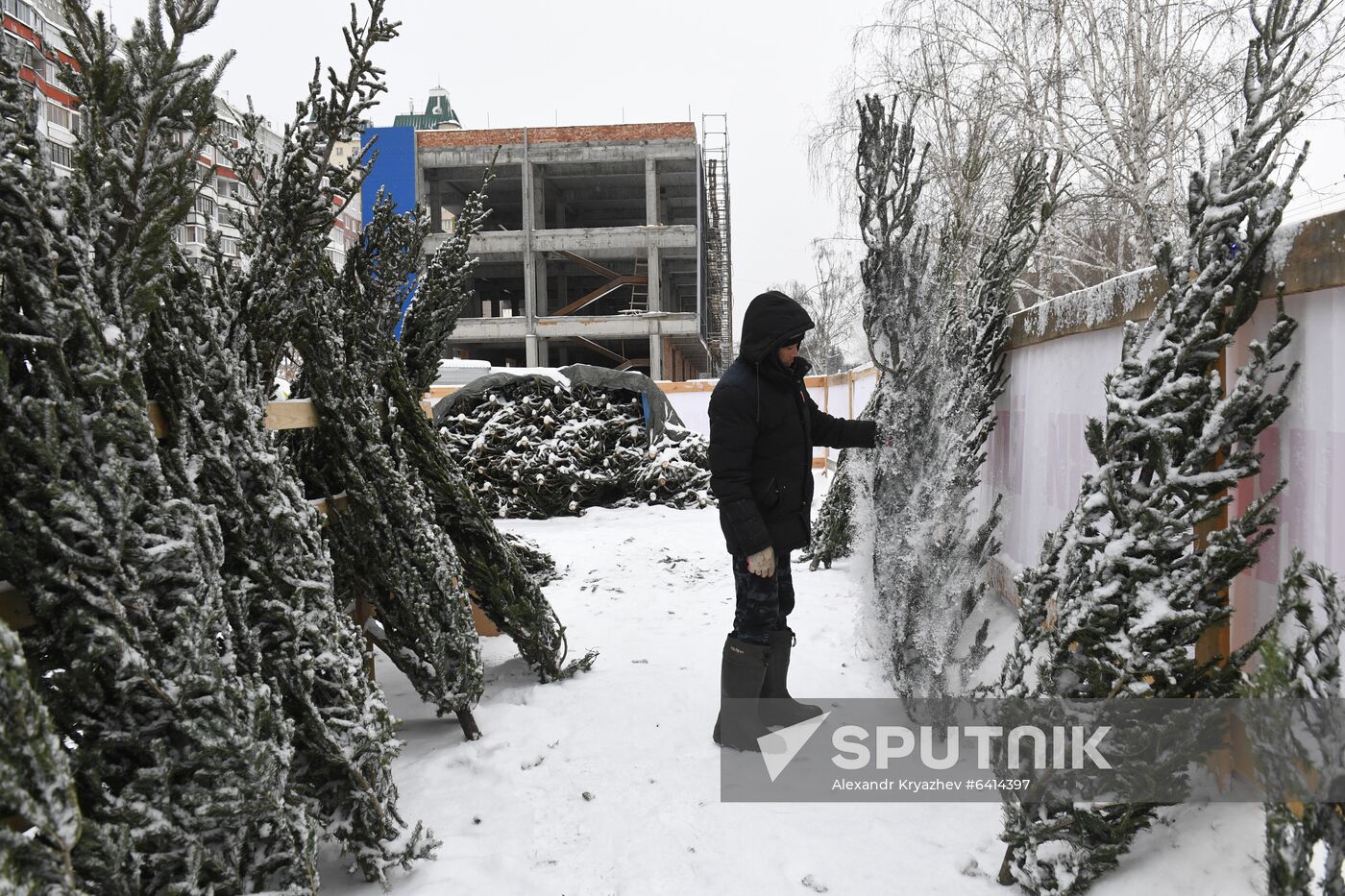 Russia New Year Preparations
