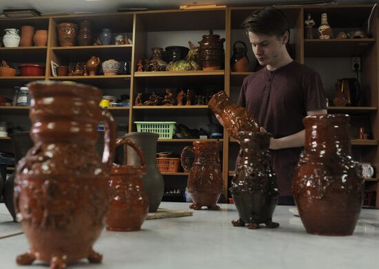 Russia Pottery