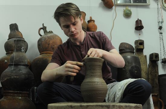 Russia Pottery