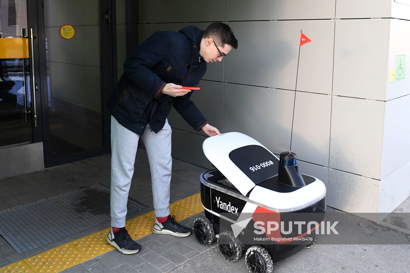 Russia Delivery Robot