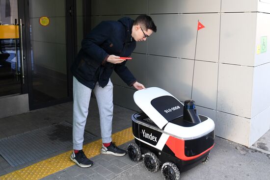 Russia Delivery Robot