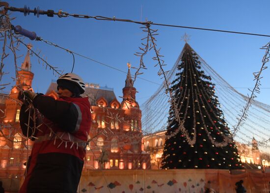 Russia New Year Preparations