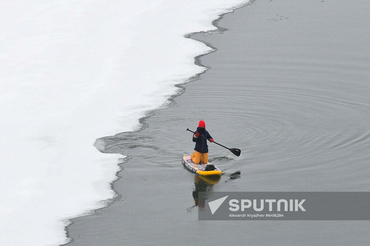 Russia Winter SUP Surfing