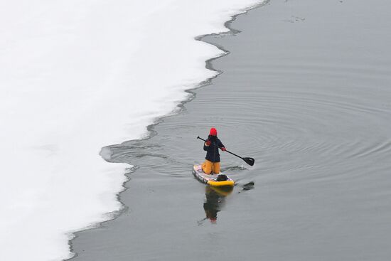 Russia Winter SUP Surfing