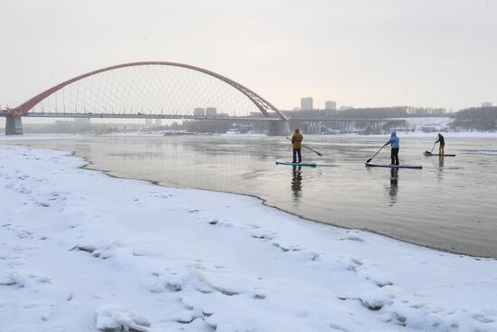Russia Winter SUP Surfing