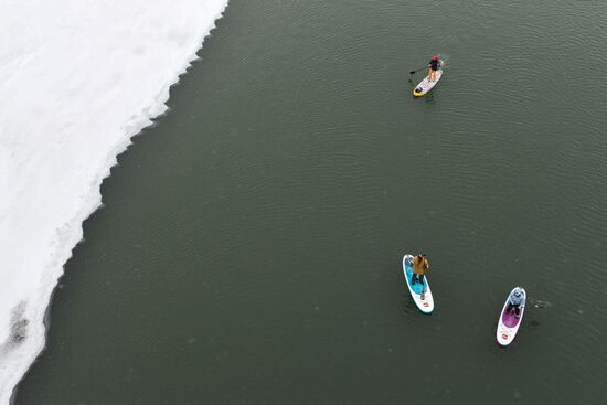 Russia Winter SUP Surfing