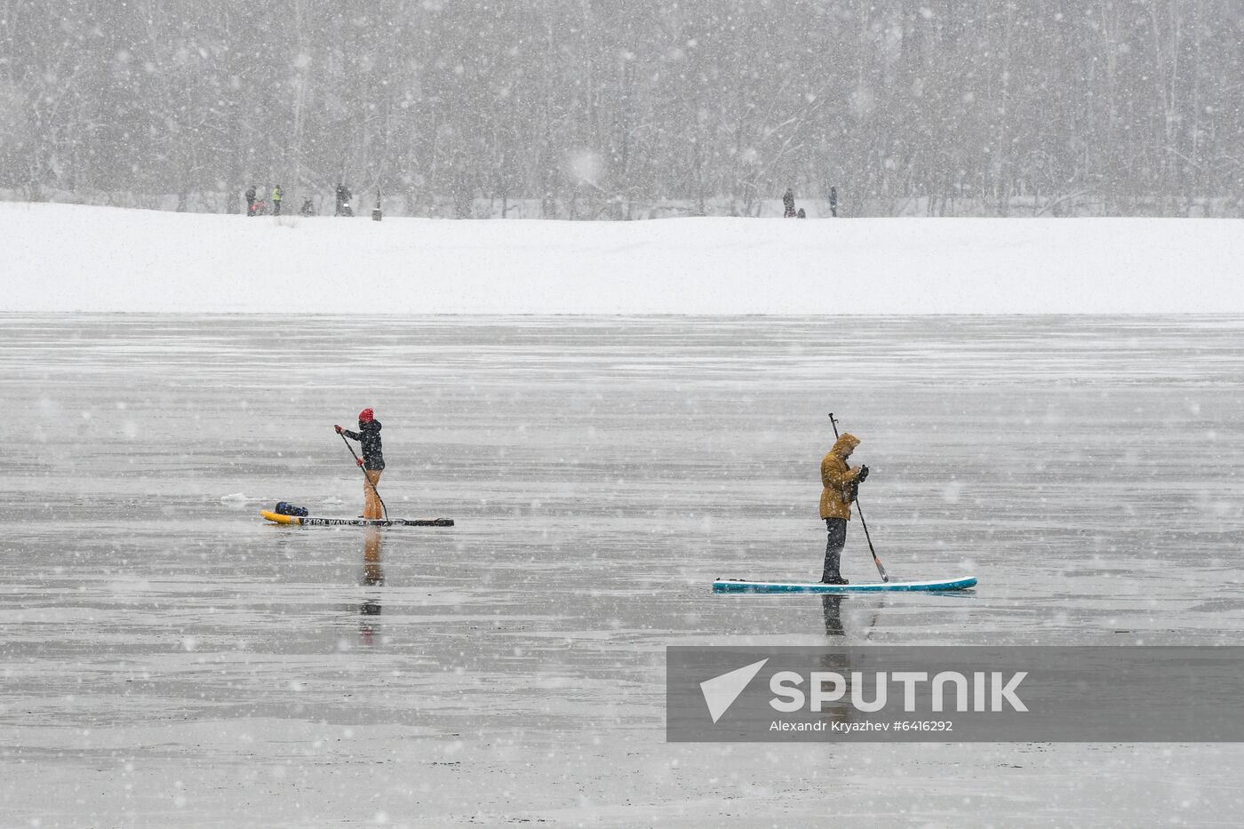 Russia Winter SUP Surfing