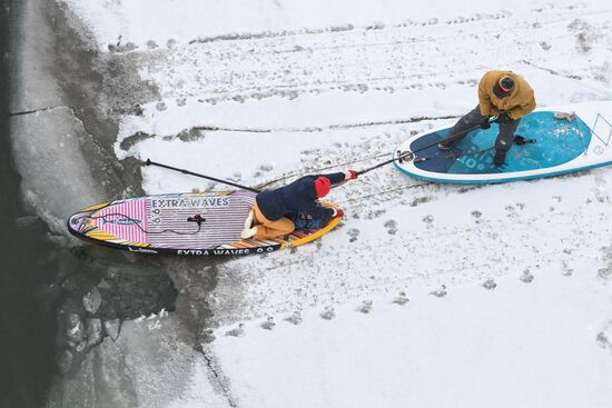 Russia Winter SUP Surfing