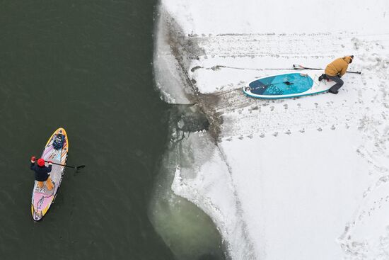 Russia Winter SUP Surfing