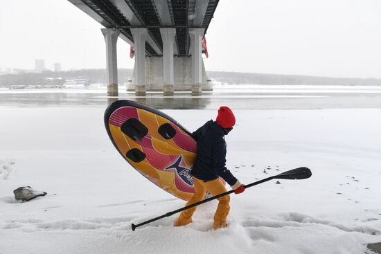 Russia Winter SUP Surfing