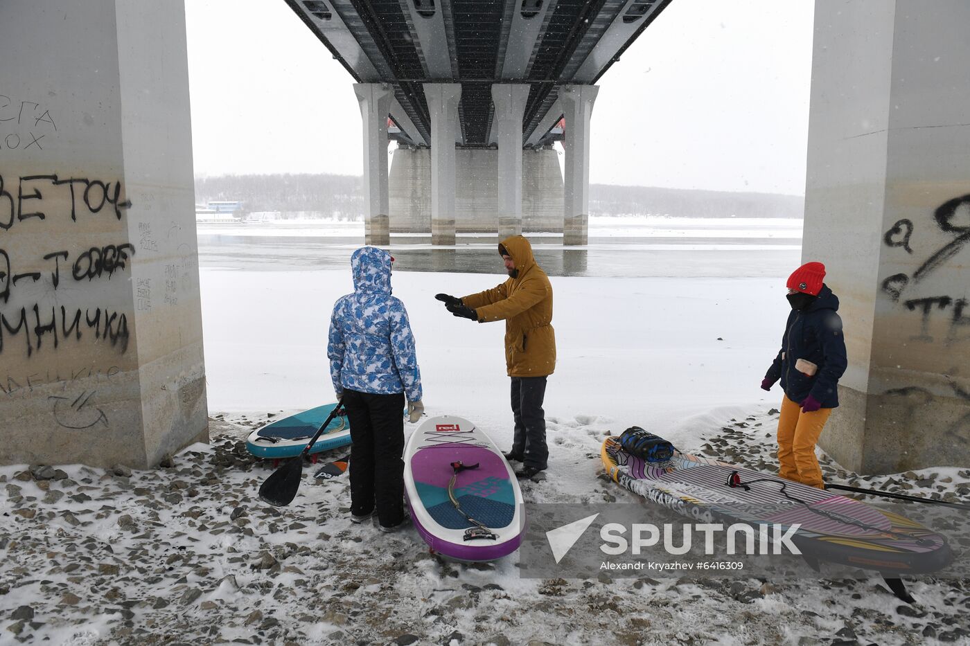 Russia Winter SUP Surfing