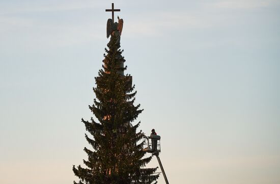 Russia New Year Preparations