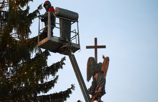 Russia New Year Preparations