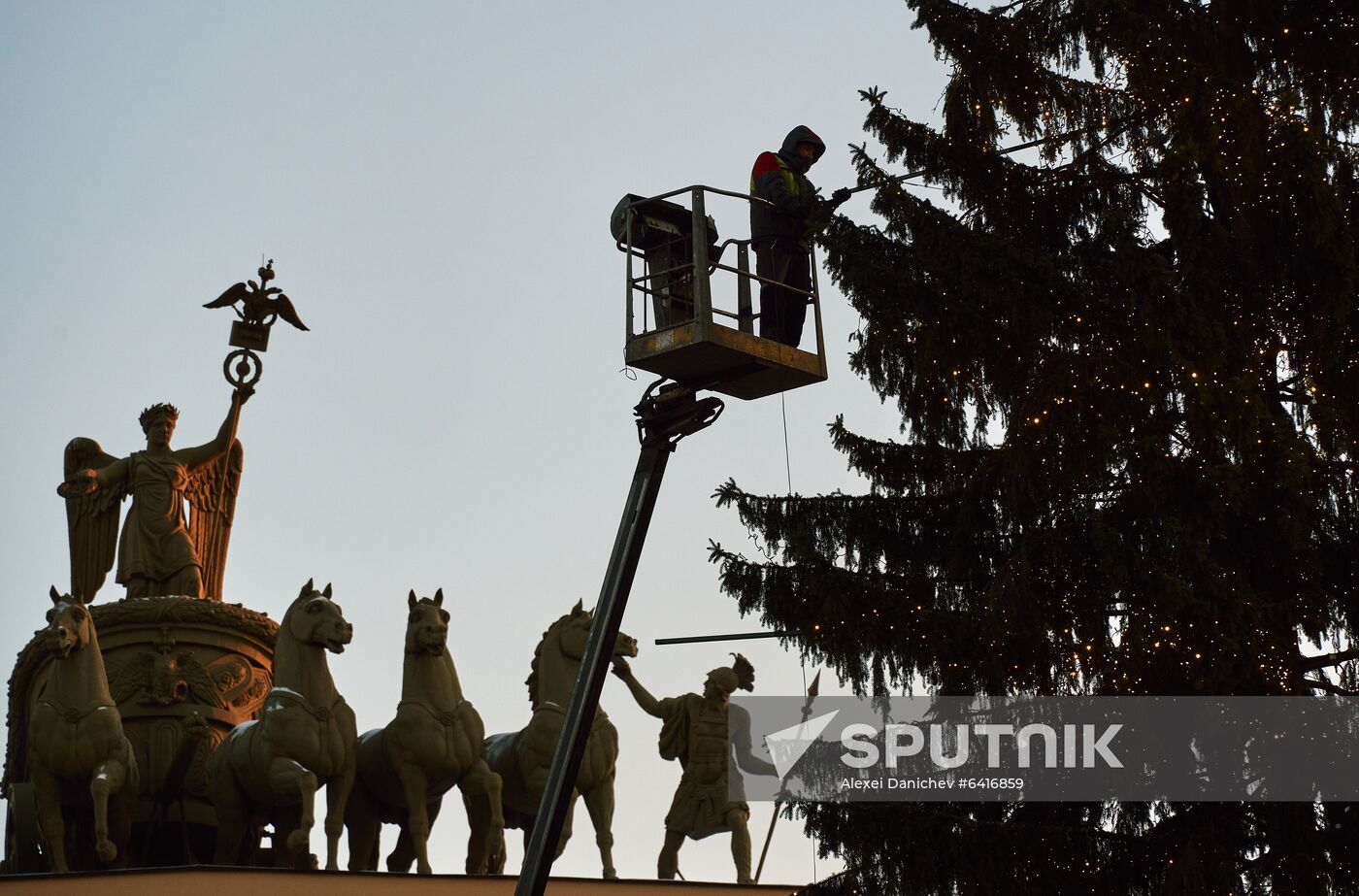 Russia New Year Preparations