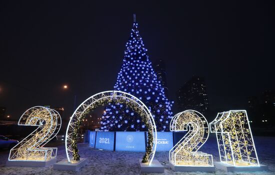 Russia New Year Preparations