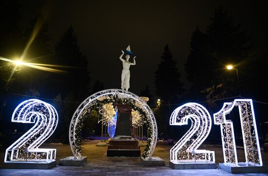 Russia New Year Preparations