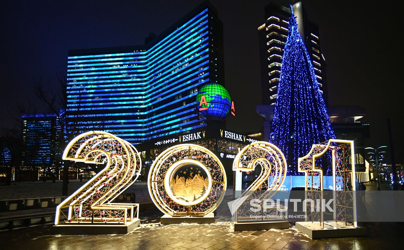 Russia New Year Preparations