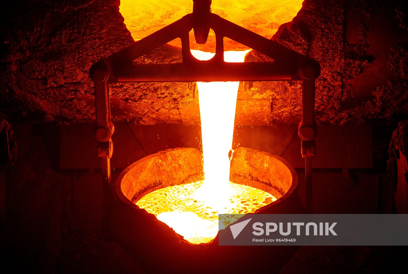 Russia Smelting Workshop