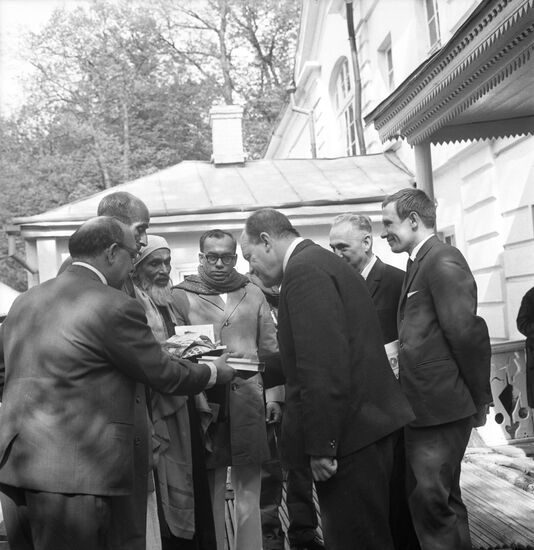 Indian writers and journalists visit Soviet Union