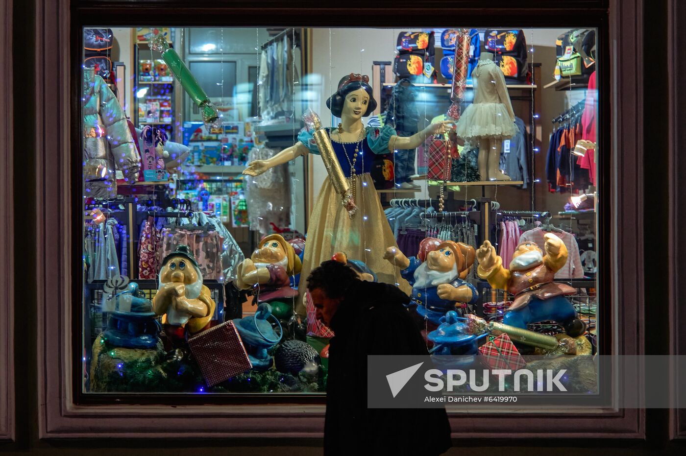 Russia New Year Preparations