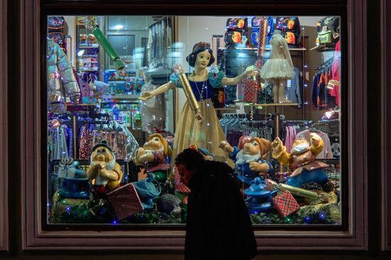 Russia New Year Preparations