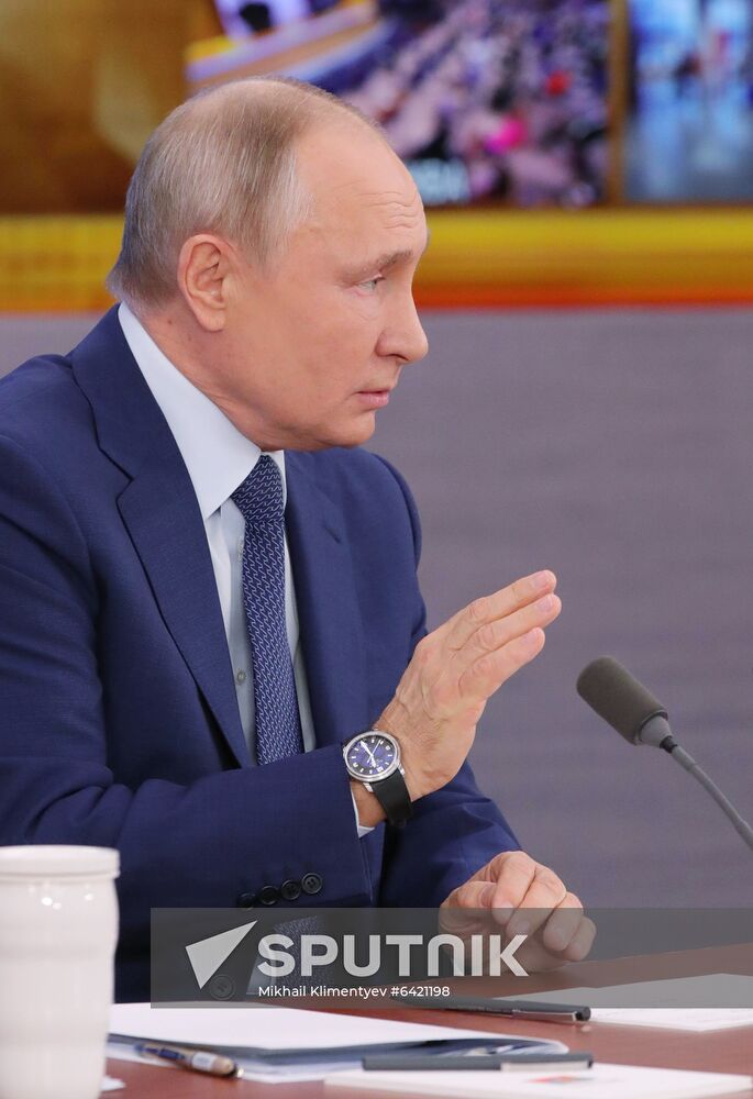Russia Putin News Conference