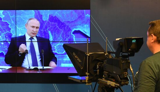 Russia Putin News Conference