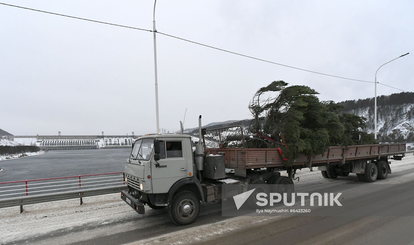 Russia New Year Preparations