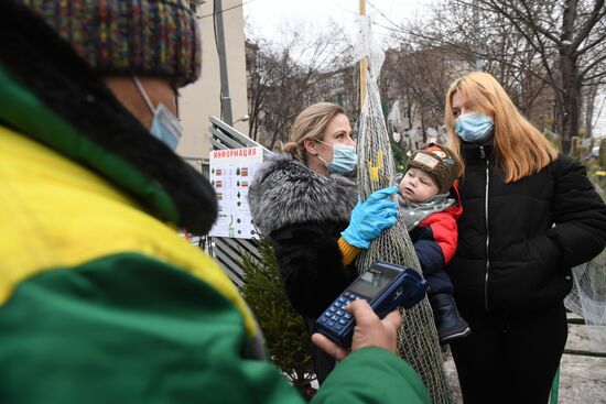 Russia New Year Preparations