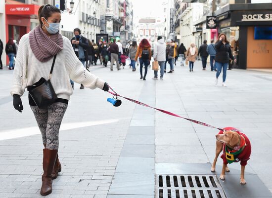 Spain New Year Preparations